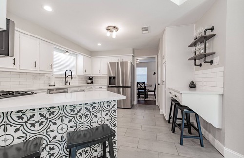 Lewisville House | Family-Friendly Retreat in North DFW with Ocean Views
