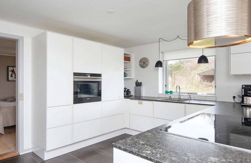 Handrup Strand House | Spacious 12-Person Holiday Home in Beautiful Ebeltoft