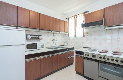 Martinski House | Family-Friendly House with Parking in Central Istria