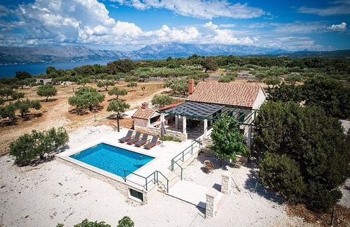 Praznica House | Family-Friendly Retreat with Pool in Pučišća, Brač