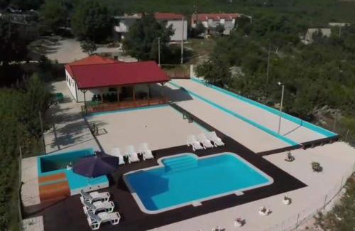 Donji Dolac House | Family Friendly Retreat with Pool in Donji Dolac, Zagora