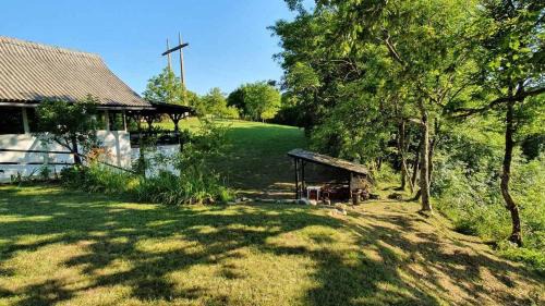 Bosiljevo House | Family-Friendly Retreat in Zdihovo with Parking Space