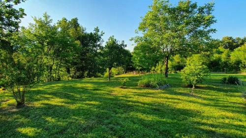 Bosiljevo House | Family-Friendly Retreat in Zdihovo with Parking Space
