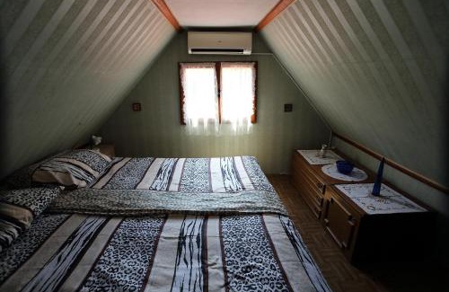 Bosiljevo House | Family-Friendly Retreat in Zdihovo with Parking Space