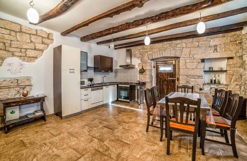 Kircija House | Family-Friendly Retreat with Private Pool in Frankovići