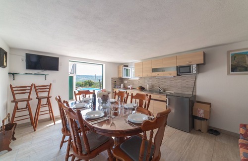 Klis House | Family-Friendly Retreat with Pool in Veliki Bročanac, Zagora