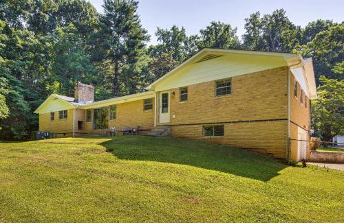 Huntsville House | Kid-Friendly Huntsville Home with Pet Access and Yard