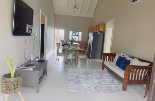 Salt Gut House | Family-Friendly Retreat with Ocean Views, Near Ocho Rios