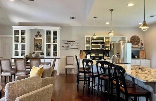 Jacksons' Gap House | Family friendly lakehouse with swimming pool, dock, ping pong, Foosball & kayak.