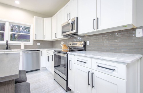 Lenoir City House | Discover Newly Renovated Lakefront Homes with Pool Amenities
