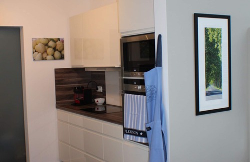 Trent Villa | Comfortable Lake View Villa with Family-Friendly Amenities