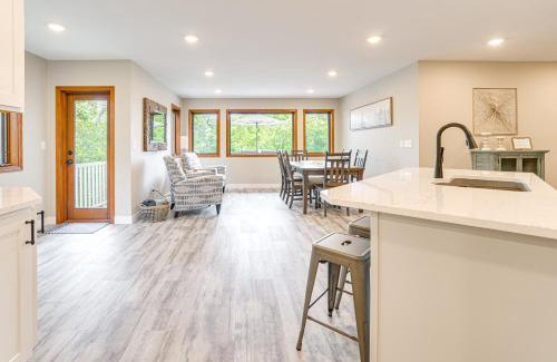 Yankton House | Family-Friendly Lakeview Cottage with Deck and Scenic Views
