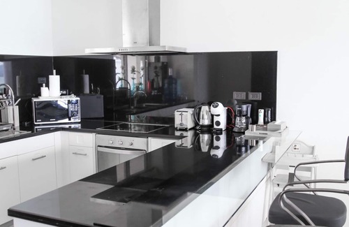 Wichit Condo | Family-Friendly Beachfront Penthouse with Pool & Seaview