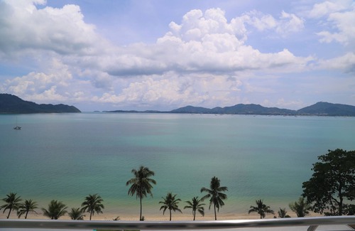 Wichit Condo | Family-Friendly Beachfront Penthouse with Pool & Seaview