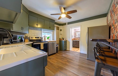 Alpena House | Ideal Location Steps from Beaches and Marina with Ocean Views