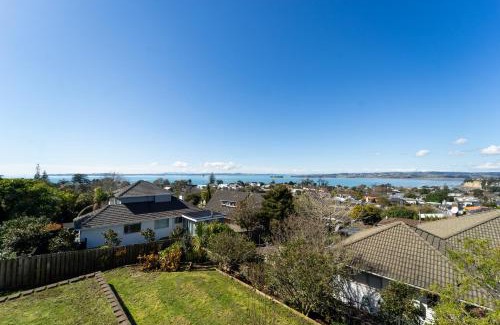 Northcote House | Family-Friendly Oceanview Retreat in Howick - Pet Inclusive