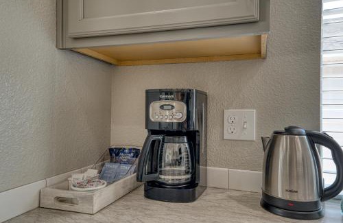 Caldwell House | Family-Friendly Hotel with Playroom and Pet Amenities