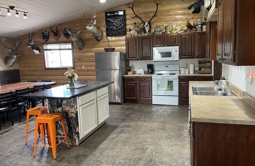 Chamberlain Cabin | Peaceful Family Retreat Just Minutes from the Missouri River