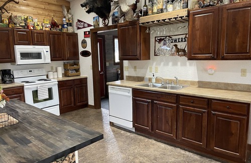 Chamberlain Cabin | Peaceful Family Retreat Just Minutes from the Missouri River