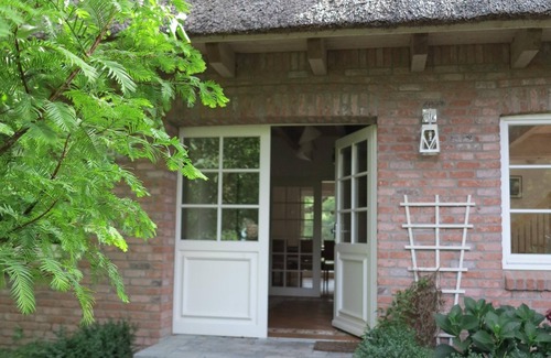 Oederquart House | Dream Getaway with Upscale Amenities in a Quiet Oasis