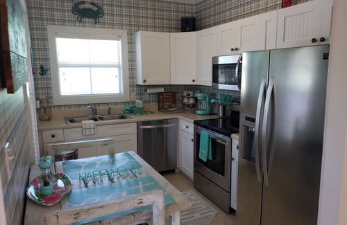 Ono Island Condo | Top-Rated Family Resort with Tiki Bar & Live Music in Perdido Key