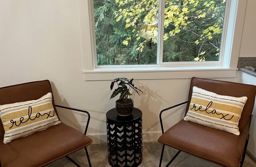 Yacolt Ski Chalet | Family-Friendly Riverfront Retreat with Hot Tub near PDX