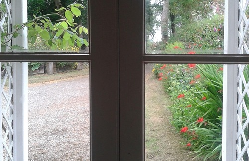 Knockananna House | Family-Friendly Country Lodge with Private Grounds & Amenities