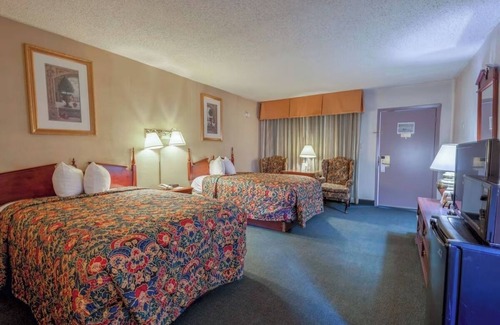 Allison Hotel | Family-Friendly Room Perfect for Road Trips Along Interstate 40 & Route 66