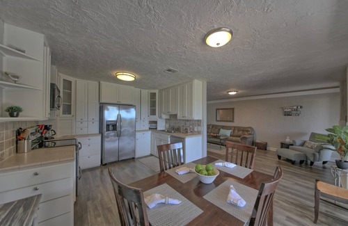 Point Venture House | Family-Friendly Retreat with Pool and Spa for 10 Guests
