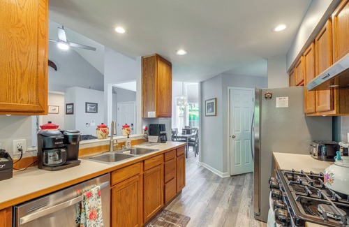 Silverdale House | Top-Rated Family Retreat with Private Deck in Silverdale