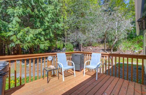 Silverdale House | Kid-Friendly Silverdale Home with Private Outdoor Deck