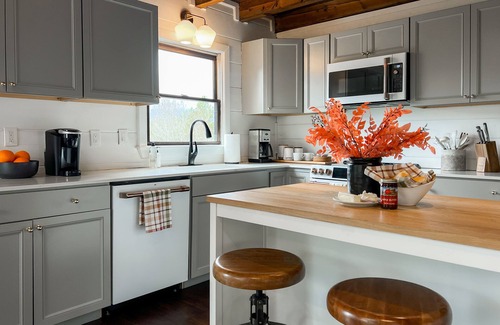 Morganton Cabin | Family-Friendly Retreat with Mountain Views & Game Room!