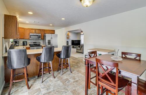 Tobyhanna House | Inviting Tobyhanna Home with Community Pool & Hot Tub