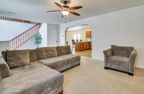 Tobyhanna House | Inviting Tobyhanna Home with Community Pool & Hot Tub