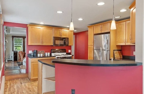Methuen House | Family-Friendly Townhouse Overlooking the Merrimack River