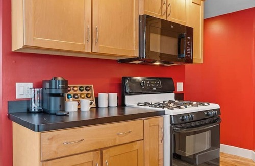 Methuen House | Family-Friendly Townhouse Overlooking the Merrimack River