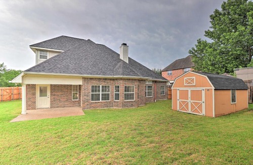 Woodway House | Family-Friendly Woodway Retreat with Private Yard Access