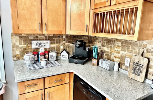 Charlotte Apartment | Kid-Friendly Loft with Games, Coffee & Guest Rated 10/10