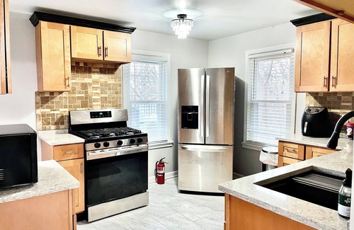 Charlotte Apartment | Kid-Friendly Loft with Games, Coffee & Guest Rated 10/10