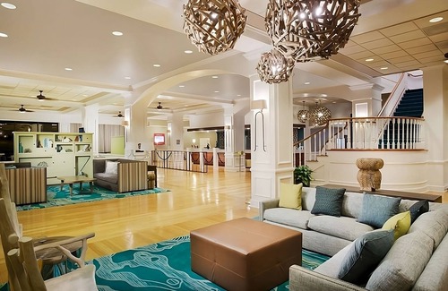 Lake Buena Vista Hotel | Family-Friendly Retreat Near Disney Springs with Pool & Shuttle