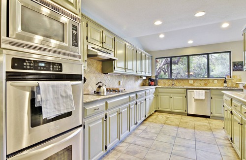 Countryside House | Family Fun House: Pool, Spa & Near Zilker Park