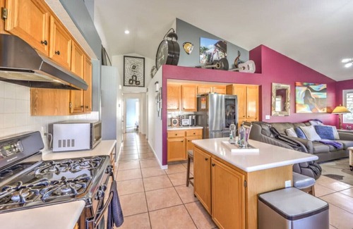 River Mountain Apartment | Ultimate Family Fun with Spa, Electric Bikes & Arcade