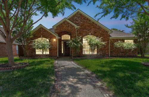 Frisco House | Family Fun Retreat- Pool & Entertainment Haven! home