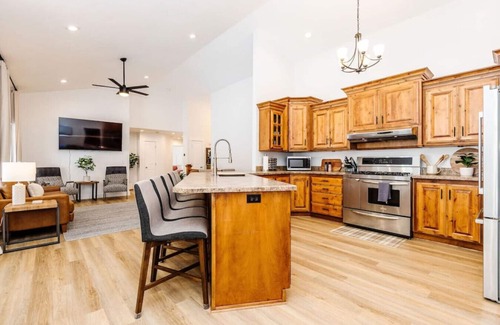 North Logan House | Adventure and Relaxation Await: Fun Factory & Hot Tub!
