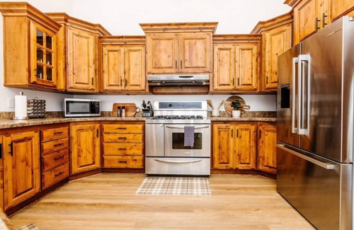 North Logan House | Adventure and Relaxation Await: Fun Factory & Hot Tub!