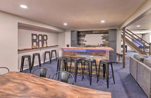 Albrightsville House | Family Fun Awaits at Duck Inn with Hot Tub & EV Charger