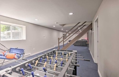 Albrightsville House | Family Fun Awaits at Duck Inn with Hot Tub & EV Charger