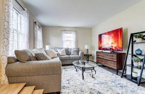 Beaver Hills House | Family-Friendly Retreat on Dyer Street for Memorable Stays