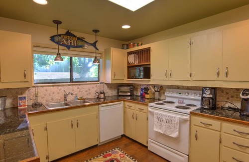 Hunt House | Family Getaway - 3Br/2Ba - ON the Guadalupe River