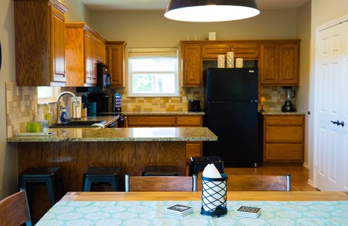 Kingsland House | Perfect Family Retreat at LBJ Waterfront with Lake Views